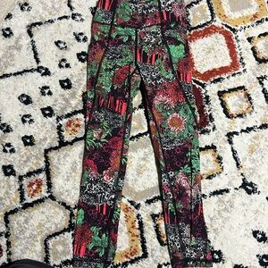 Lululemon floral print capri leggings
